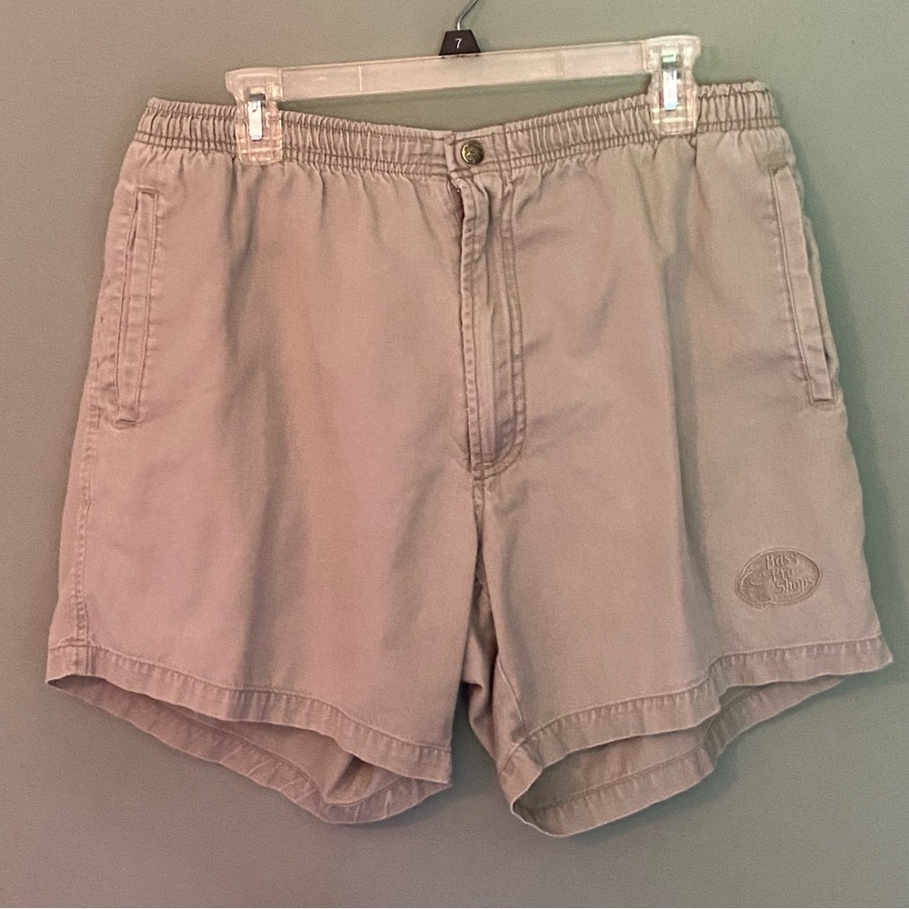 Bass pro embroidered shorts made by RedHead Men's medium